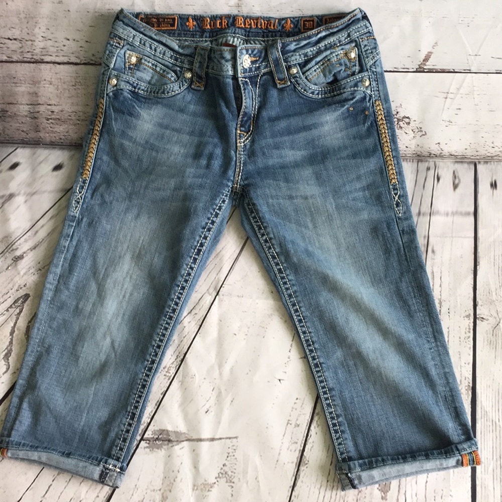 Women's Rock Revival Capri's (Size 30)